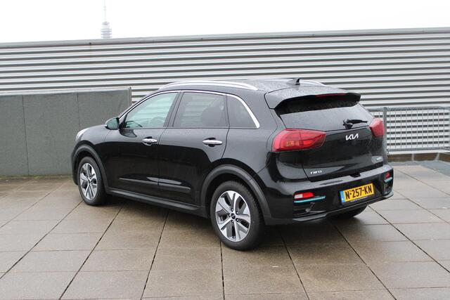 KIA e-Niro DynamicPlusLine 64 kWh Navigatie / Stuur+Stoel Verw / Schuifdak / All-season banden