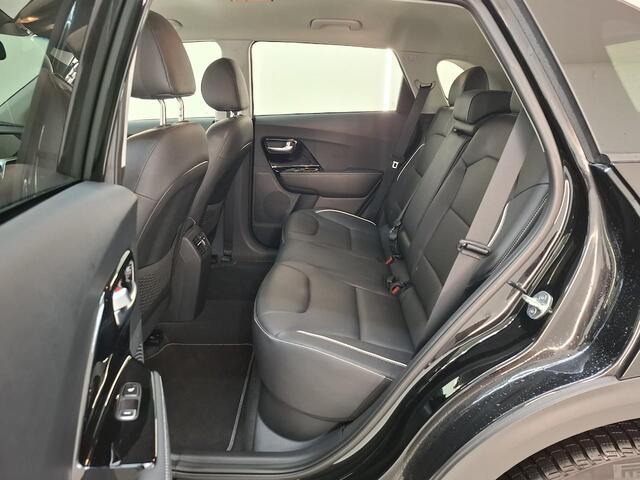 KIA e-Niro ExecutiveLine 64 kWh | Warmtepomp | Apple Carplay/Android | SOH 100% | Cruise control ad | Led