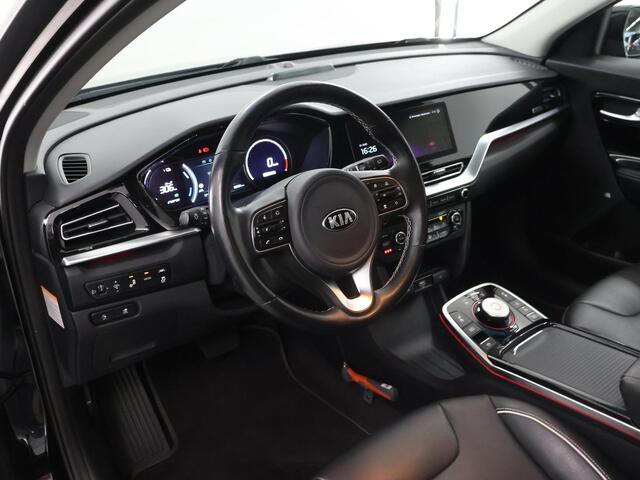 KIA e-Niro ExecutiveLine 64 kWh | Lederen Bekleding | JBL Audio | Dodehoekdetectie | Stoel/Stuurwielverwarming | Stoelventilatie | Elektrisch bedienbare bestuurdersstoel met geheugenfunctie