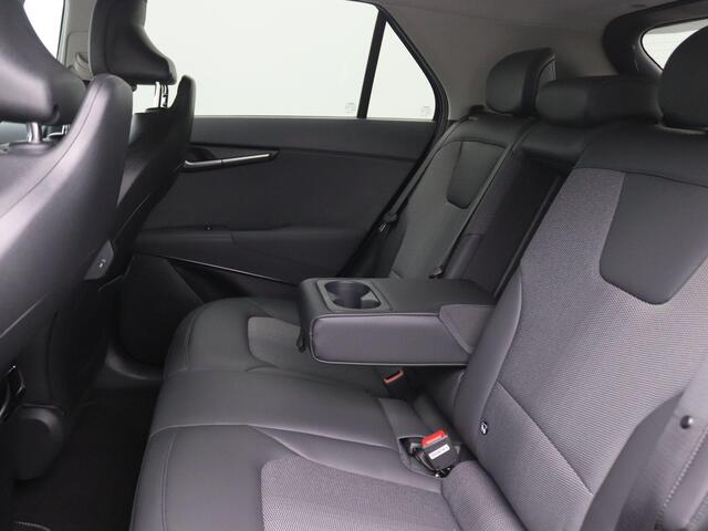 KIA e-Niro EV Edition Advanced 64.8 kWh 204PK Trekhaak, Warmtepomp, Achteruitrijcamera, Keyless, Stoel-Stuurverwarming, Navi, 17" LM Velgen, Parkeersensoren voor en achterzijde, Side Assist