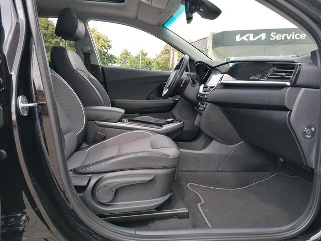 KIA e-Niro DynamicPlusLine 64 kWh | GROOT ACCUPAKKET 514KM | 3 FASE | SCHUIF/ KANTEL DAK | APPLE CARPLAY/ ANDROID AUTO | FABRIEKSGARANTIE | Wij bieden ook financiering mogelijkheden aan.