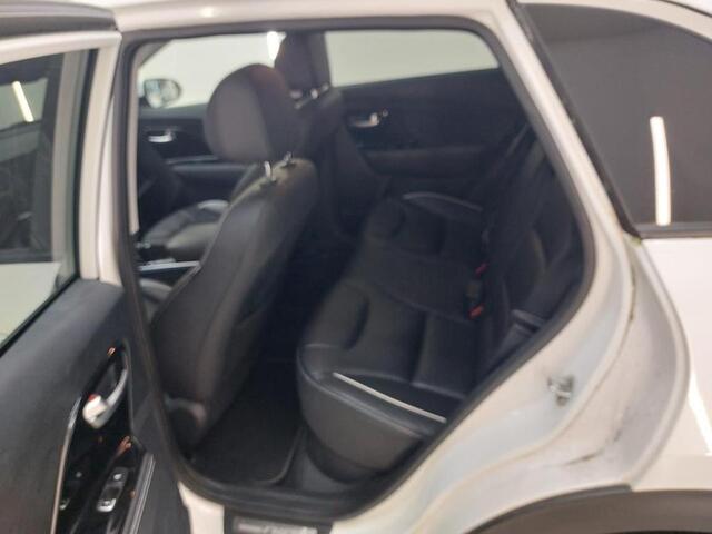 KIA e-Niro EXECUTIVELINE 64 KWH I 3-FASE LADEN I 100% SOH I TREKHAAK I LEDEREN BEKLEDING