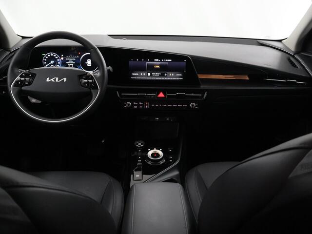 KIA e-Niro EV Plus 64.8 kWh | Schuif / Kanteldak | Stoel/Stuurwielverwarming | Elektr. Achterklep | Led Koplampen | Sfeerverlichting |