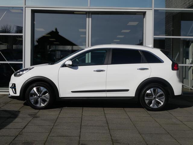KIA e-Niro DynamicPlusLine 64 kWh | Schuif/kantel dak | Adaptief | Stoel/stuurverwarming | Navi | Camera |