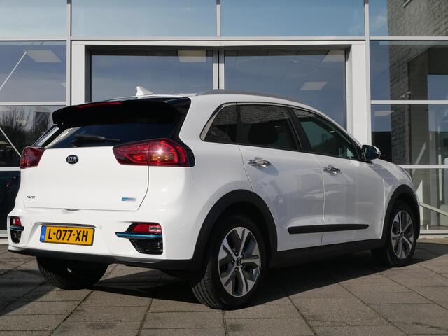 KIA e-Niro DynamicPlusLine 64 kWh | Schuif/kantel dak | Adaptief | Stoel/stuurverwarming | Navi | Camera |