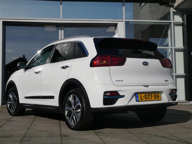 KIA e-Niro DynamicPlusLine 64 kWh | Schuif/kantel dak | Adaptief | Stoel/stuurverwarming | Navi | Camera |