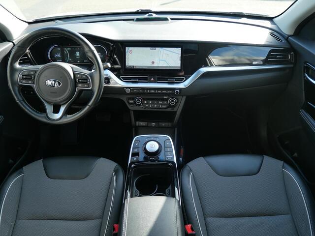 KIA e-Niro DynamicPlusLine 64 kWh | Schuif/kantel dak | Adaptief | Stoel/stuurverwarming | Navi | Camera |