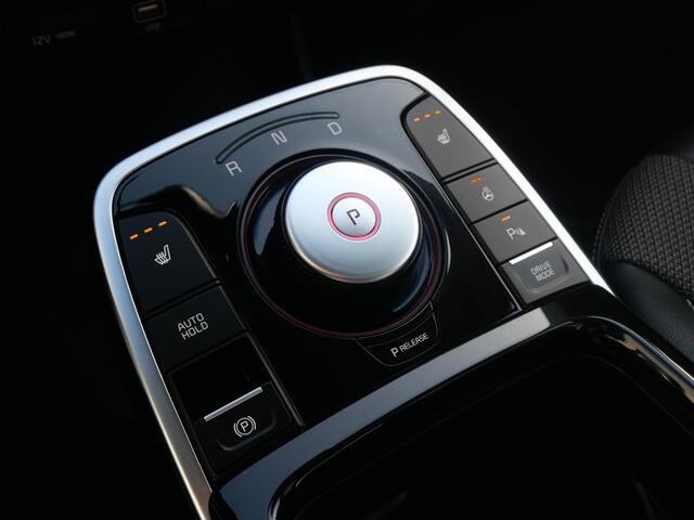 KIA e-Niro DynamicPlusLine 64 kWh | Schuif/kantel dak | Adaptief | Stoel/stuurverwarming | Navi | Camera |