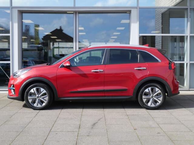 KIA e-Niro DynamicPlusLine 64 kWh | Schuif/kantel dak | Adaptief | Stoel/stuurverwarming | Navi | Camera |
