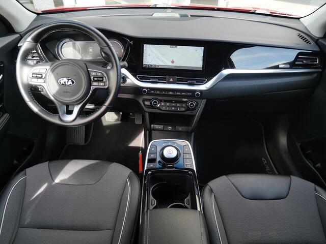 KIA e-Niro DynamicPlusLine 64 kWh | Schuif/kantel dak | Adaptief | Stoel/stuurverwarming | Navi | Camera |