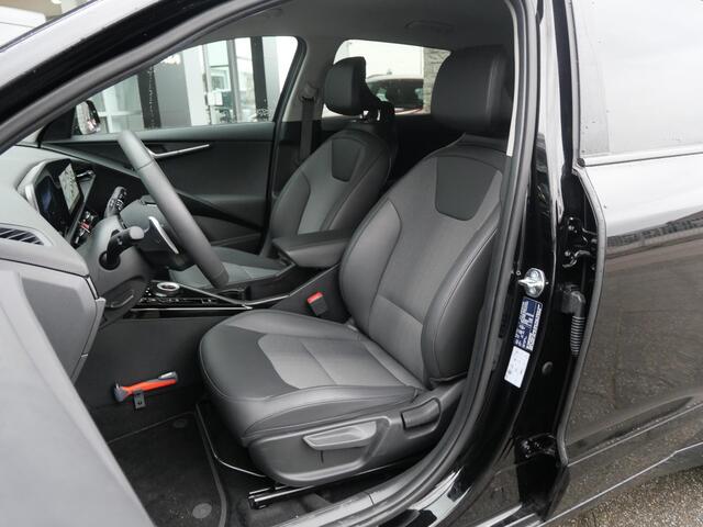 KIA e-Niro EV Light Advanced 64.8 kWh | Navi | Camera | Carplay | Stoel&stuur verwarming | 3Fase