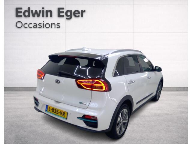 KIA e-Niro ExecutiveLine 64 kWh | Panoramadak | SOH 100% | Cruise control ad. | Apple Carplay/Android | Led | Climate