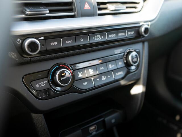 KIA e-Niro DynamicLine 64 kWh | Nederlandse dealer onderhouden auto | Navigatie | Clima |