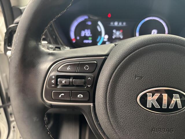 KIA e-Niro ExecutiveLine 64 kWh 3Fase, Stoelmemory, JBL, Navigatie, Nederlandse Auto, LederenBekleding!