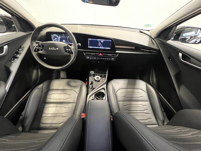 KIA e-Niro EV DynamicPlusLine 64.8 kWh | Navigatie/Android/Apple Carplay | LM Velgen 17" | Voorstoelen/Stuur Verwarmd | Head-Up Display | Achteruitrijcamera | PDC Voor en Achter | Cruise Control Adaptief | Airco |