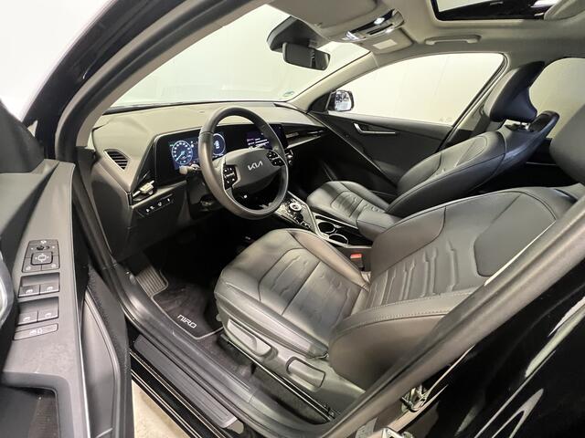 KIA e-Niro EV DynamicPlusLine 64.8 kWh | Navigatie/Android/Apple Carplay | LM Velgen 17" | Voorstoelen/Stuur Verwarmd | Head-Up Display | Achteruitrijcamera | PDC Voor en Achter | Cruise Control Adaptief | Airco |