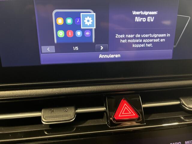 KIA e-Niro EV DynamicPlusLine 64.8 kWh | Navigatie/Android/Apple Carplay | LM Velgen 17" | Voorstoelen/Stuur Verwarmd | Head-Up Display | Achteruitrijcamera | PDC Voor en Achter | Cruise Control Adaptief | Airco |