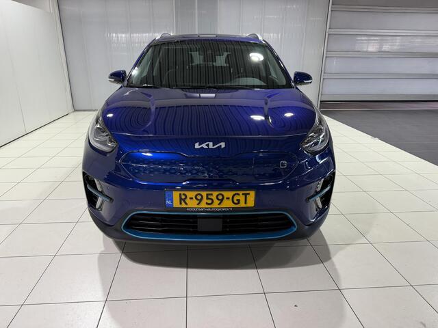 KIA e-Niro ExecutiveLine 64 kWh Stoel en Stuur verwarming, Schuif kantel dak, Apple Carplay/Android Auto.