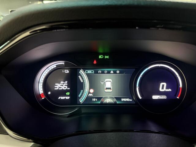 KIA e-Niro ExecutiveLine 64 kWh Stoel en Stuur verwarming, Schuif kantel dak, Apple Carplay/Android Auto.
