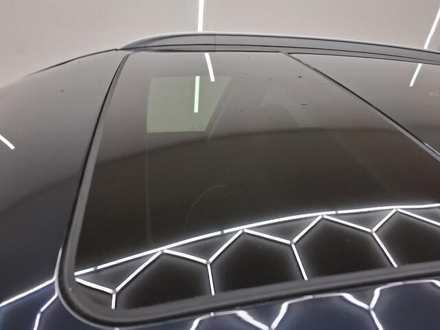 KIA e-Niro ExecutiveLine 64 kWh | Leder | Panorama | SOH 100% | Warmtepomp | Andriod Auto | Apple carplay | 3-Fase