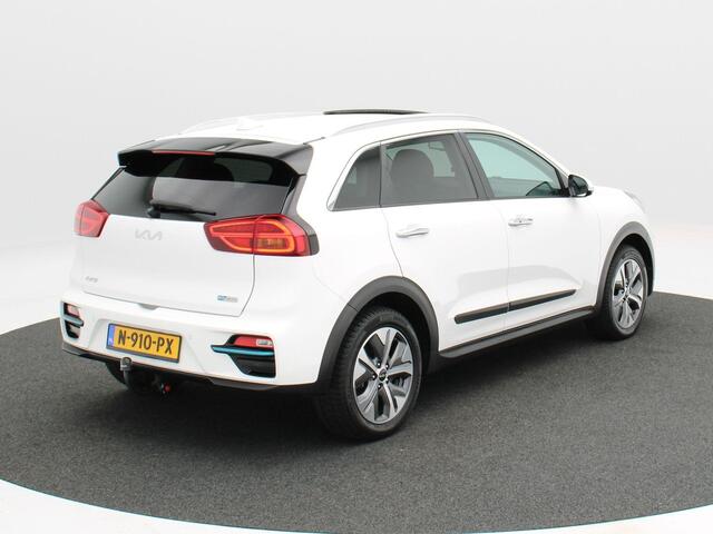 KIA e-Niro DynamicPlusLine 64 kWh 204 Pk | Camera | Open dak | Adaptive Cruise | Stoelverwarming | Carplay | Trekhaak | 17 Inch | 66.718 Km !!