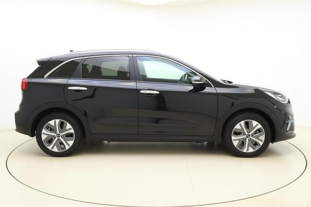KIA e-Niro ExecutiveLine 64 kWh 204pk | Full Options | Lederen Bekleding | Trekhaak | Navigatie | Panoramadak | Stoelverwarming - verkoeling | 1e Eigenaar | Camera