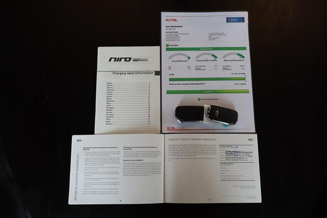 KIA e-Niro DynamicPlusLine 39 kWh Panoramadak/Stoelverwarming/stuurverwarming/Lane assist/Apple carplay/Achteruitrijcamera/DAB radio/Cruise control/Navigatie