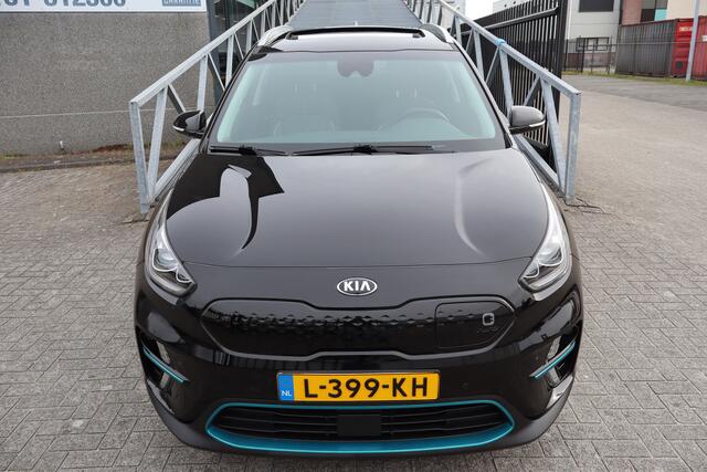KIA e-Niro DynamicPlusLine 39 kWh Panoramadak/Stoelverwarming/stuurverwarming/Lane assist/Apple carplay/Achteruitrijcamera/DAB radio/Cruise control/Navigatie