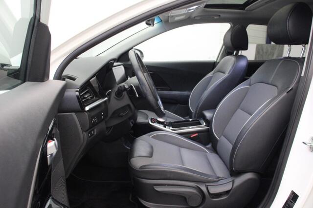 KIA e-Niro DynamicPlusLine 64 kWh - Carplay, Dakraam, Half Leer, Camera, Stoelverw.