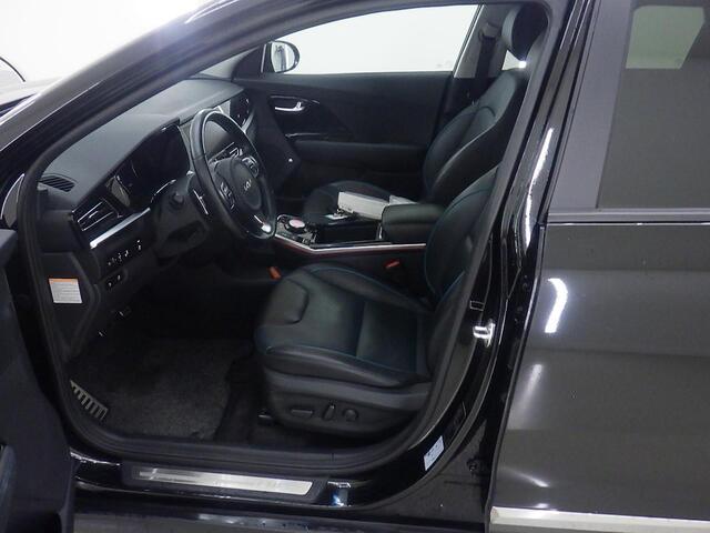 KIA e-Niro ExecutiveLine 64 kWh | Leder | SOH 100% | Andriod Auto | Apple carplay | Navigatie