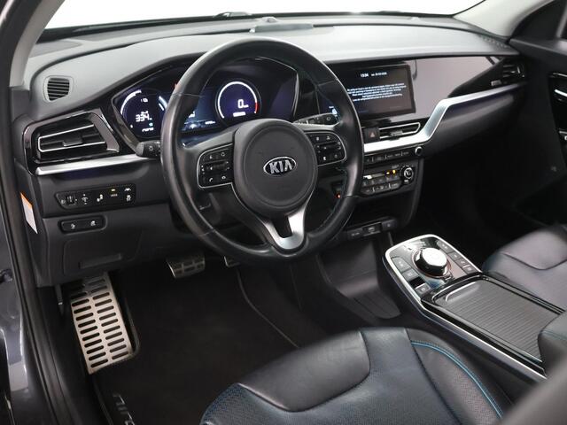 KIA e-Niro DynamicPlusLine 64 kWh | Panorama Schuifdak | Stoelventilatie/Verwarming | JBL | Stuurwielverwarming | Adaptieve Cruise Control | Keyless Go | LED Koplampen |