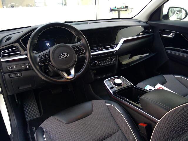 KIA e-Niro DynamicLine 64 kWh | Halfleder | SOH 100% | Andriod Auto | Apple carplay | Navigatie