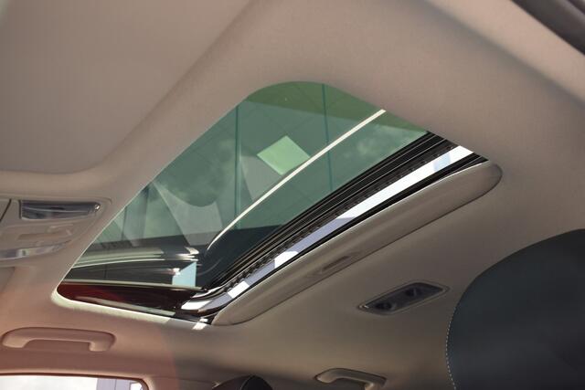 KIA e-Niro DynamicPlusLine 64 kWh | Schuif/Kantel dak | Navigatie | Adaptieve cruise Control | Tot 10Jr. Kia-Garantie |