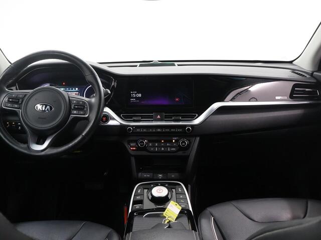 KIA e-Niro ExecutiveLine 64 kWh | Panoramadak | Stoel/Stuurwielverwarming | JBL | Adaptieve Cruise Control | Keyless Go | LED Koplampen |