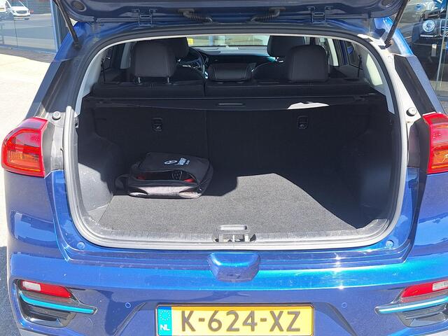 KIA e-Niro DynamicPlusLine 64 kWh | SOH: 94,7% | Schuifdak | Trekhaak | LED | Adaptive CC | Navi | Climate | Leder-Stof |