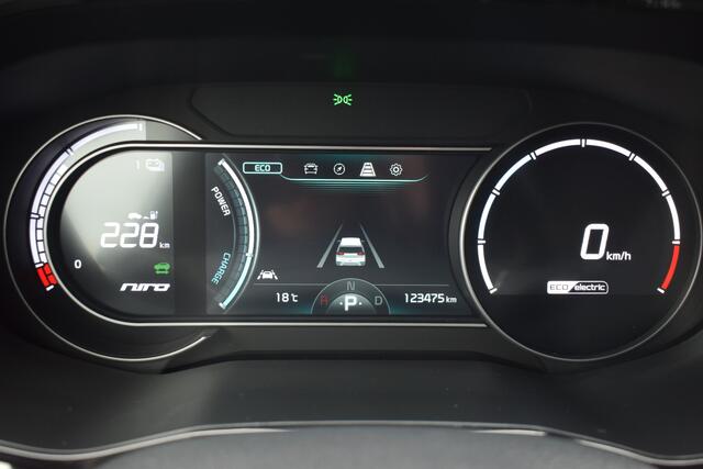 KIA e-Niro DynamicPlusLine 64 kWh | Schuif/ Kanteldak | Stoel/Stuurverwarming | Leder | Tot 10Jr. Kia-Garantie |