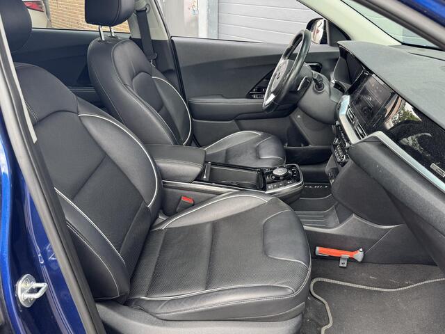 KIA e-Niro EXECUTIVELINE 64 KWH (100% SOH) I DEALER ONDERHOUDEN I 3-FASE LADEN I SCHUIF/KANTELDAK I ALL-IN PRIJS