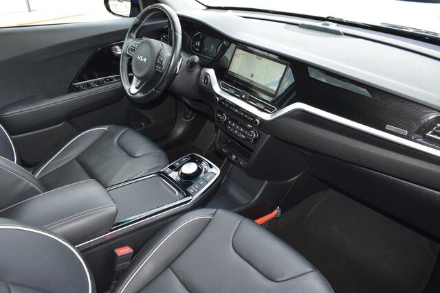 KIA e-Niro ExecutiveLine 64 kWh | Stoelventilatie | Kantel-/ Schuifdak | Memory | Dodehoek Detectie | Tot 10 Jr. Kia-Garantie |