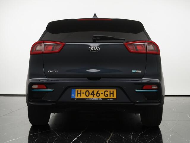 KIA e-Niro 64kWh ExecutiveLine (SOH 100%) - Lederen bekleding - Stoel- en stuurverwarming - Navigatie - Camera - JBL - 12 maanden garantie