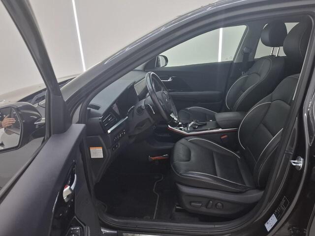 KIA e-Niro ExecutiveLine 64 kWh | 65.500 KM | SOH 100% | Panorama Dak | Volledig Lederen Interieur | WORDT VERWACHT!