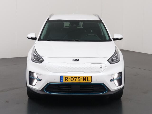 KIA e-Niro ExecutiveLine Editon 64 kWh | Trekhaak | Cruise Control Adaptief | JBL Sound | Leder | Stoel / Stuurverwarming | Led Koplampen | Navigatie |