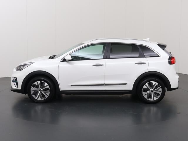 KIA e-Niro ExecutiveLine Editon 64 kWh | Trekhaak | Cruise Control Adaptief | JBL Sound | Leder | Stoel / Stuurverwarming | Led Koplampen | Navigatie |