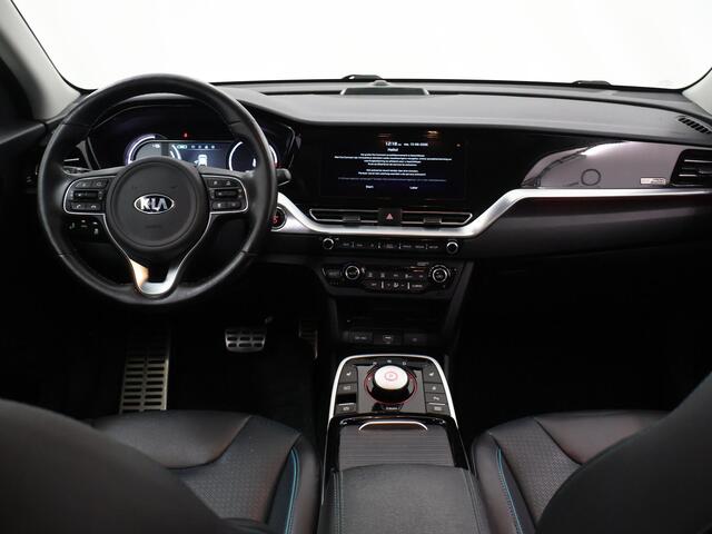 KIA e-Niro ExecutiveLine Editon 64 kWh | Trekhaak | Cruise Control Adaptief | JBL Sound | Leder | Stoel / Stuurverwarming | Led Koplampen | Navigatie |