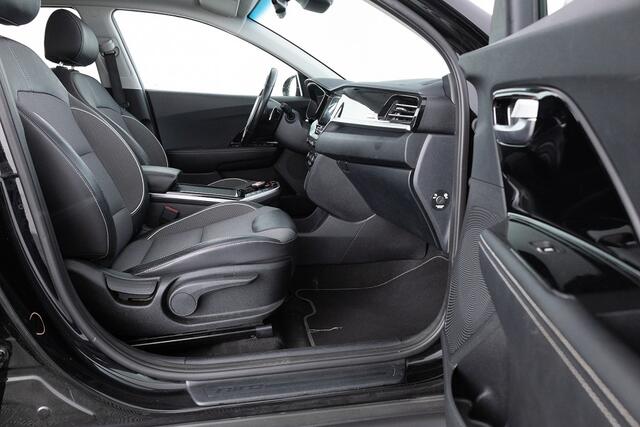 KIA e-Niro DynamicPlusLine 64 kWh *SOH 99%* SCHUIFDAK | NAVI | Half LEDER ? 1e Eigenaar .