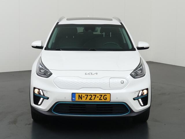 KIA e-Niro DynamicPlusLine 64 kWh | Trekhaak | Panoramadak | Stoel/Stuurwielverwarming | Adaptieve Cruise Control | Keyless Go | LED Koplampen |