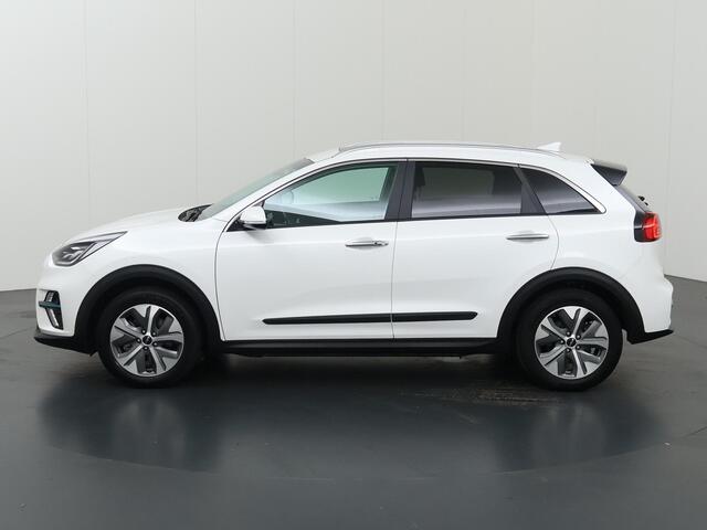 KIA e-Niro DynamicPlusLine 64 kWh | Trekhaak | Panoramadak | Stoel/Stuurwielverwarming | Adaptieve Cruise Control | Keyless Go | LED Koplampen |