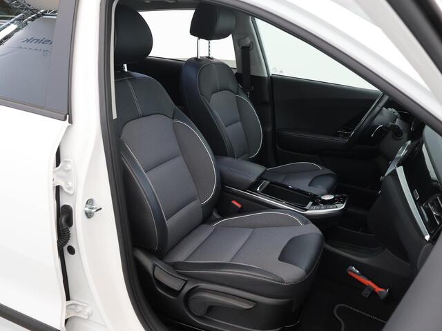 KIA e-Niro DynamicPlusLine 64 kWh | Trekhaak | Panoramadak | Stoel/Stuurwielverwarming | Adaptieve Cruise Control | Keyless Go | LED Koplampen |