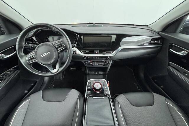 KIA e-Niro DYNAMICPLUSLINE 64 kWh (100% SOH) I TREKHAAK I SCHUIF/KANTELDAK I ADAPTIVE CRUISE CONTROL I PARKEERCAMERA