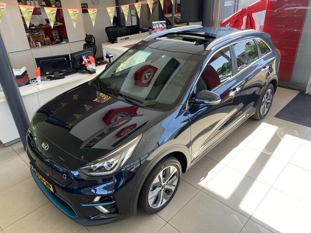 KIA e-Niro DynamicPlusLine 39 kWh,100% SOH,1E Eigenaar,Automaat,Panoramadak,Navigatie,Achteruitrijcamera,ClimateCruisecontrol,Spraakbediening,Keyless,DAB,Leder&Stoelverwarming,Lane Assist,V&A Sensoren,17 Inch Lmv