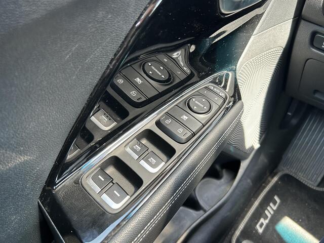 KIA e-Niro DynamicPlusLine 64 kWh / SOH 100% / All Season Banden / Trekhaak Afneembaar / Climate Control / Navigatie /